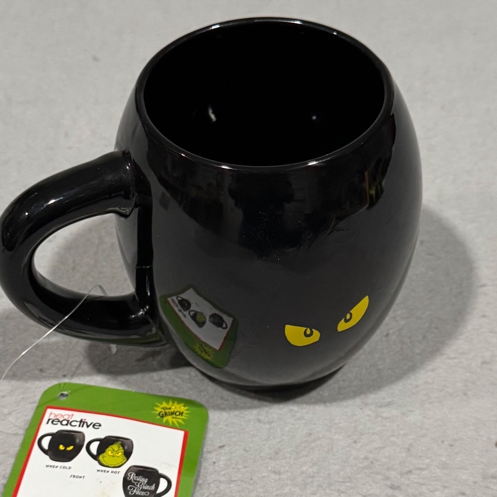 Bioworld The Grinch Heat Reactive Mug 18oz Black Resting Grinch Face Dr Seuss